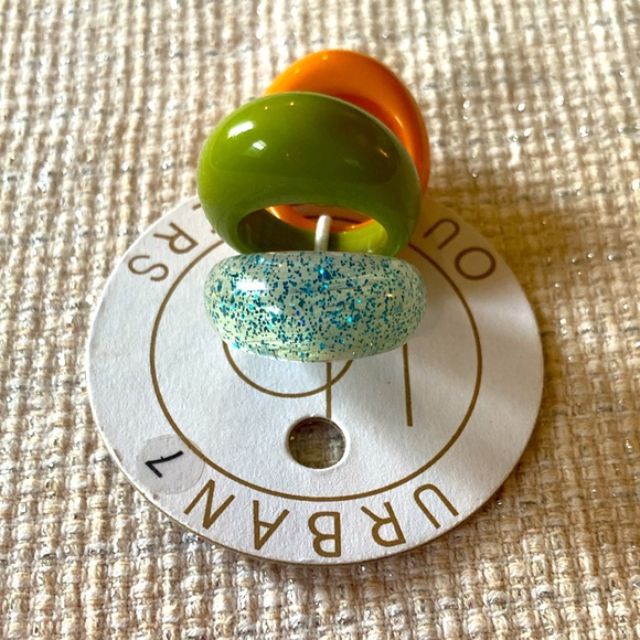 Urban Outfitters Colorful Resin Ring Set - Picture 2 of 4